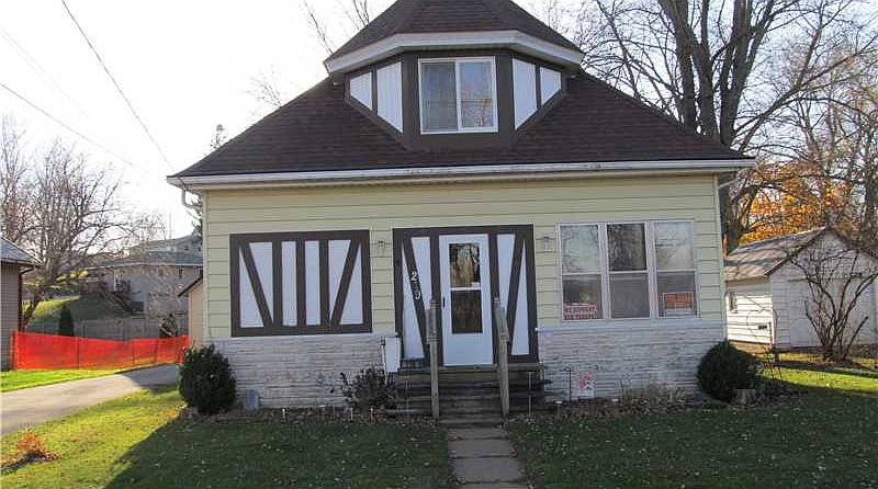 1st image of 219 River St S