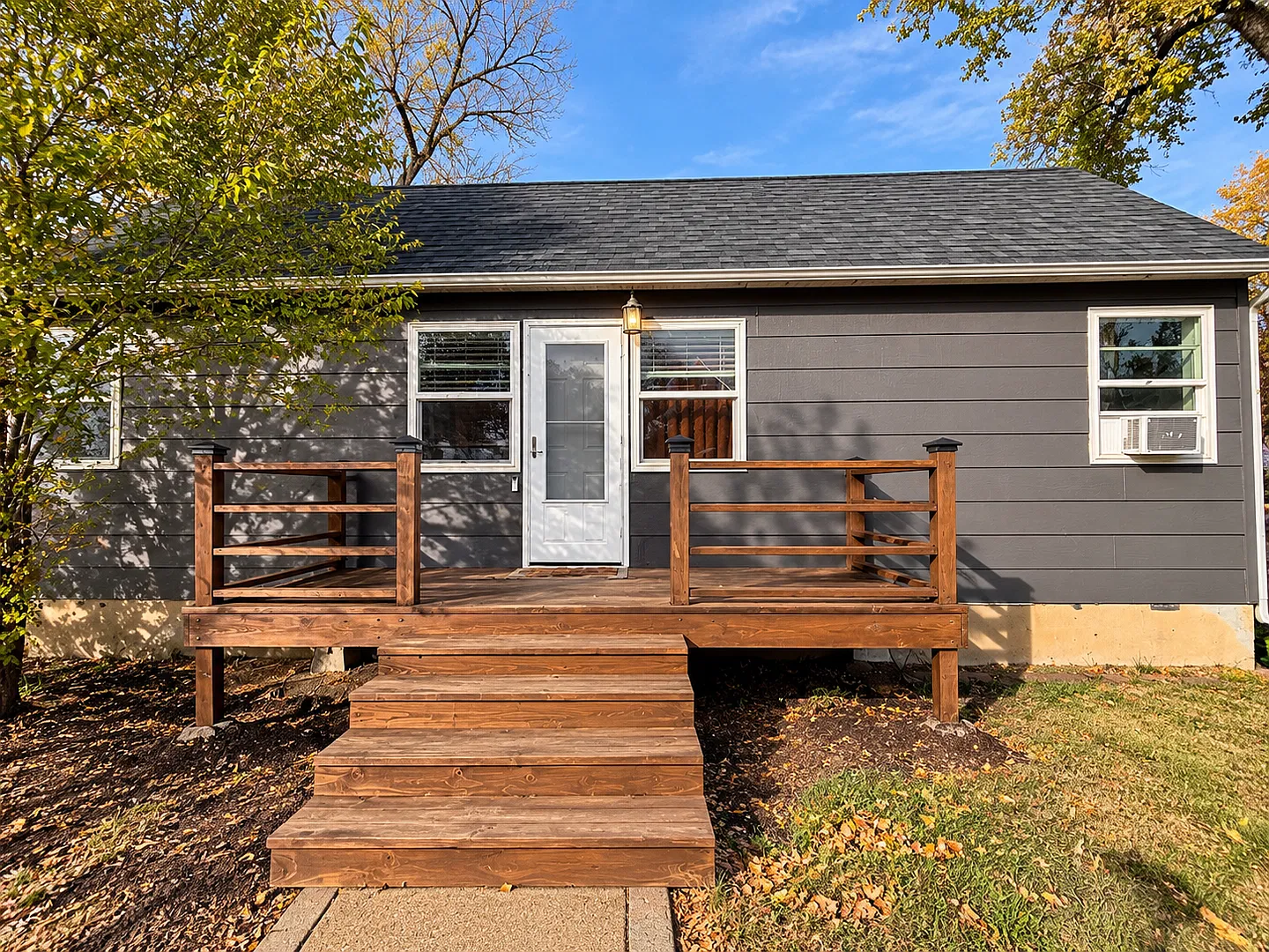 3 bed 1 bath single family home - pets welcome — Photo 1
