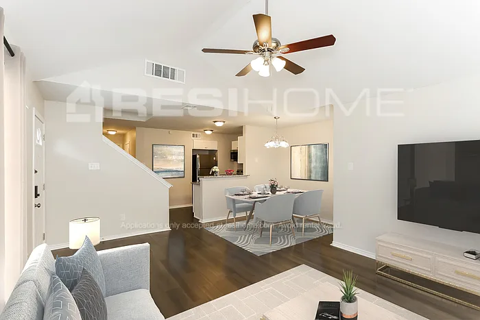 907 Fairbanks Cir — Photo 4