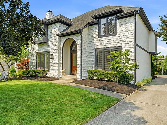 5th image of 3411 Sunset Dr
