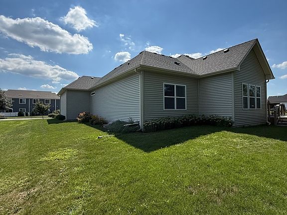 4th image of 941 Blackberry Shore Ln