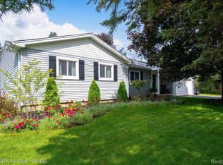 3185 Jennella Dr, Commerce Township, MI