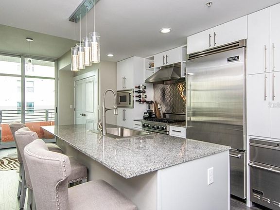 3rd image of 1208 E Kennedy Blvd Unit 521