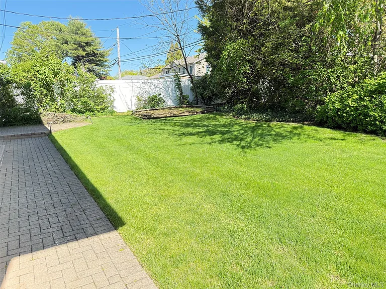 14 Millpond St — Photo 27