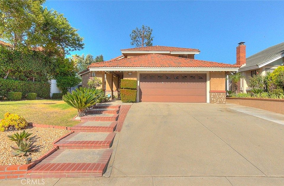 1st image of 16 Sunset Ridge Cir