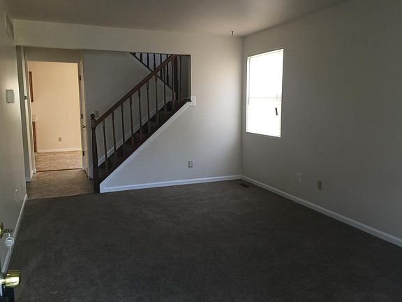 3rd image of 4909 Buckhorn Dr