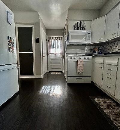 3rd image of 1785 Dodge Dr NW