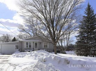 1852 34th St SW, Wyoming, MI 49519