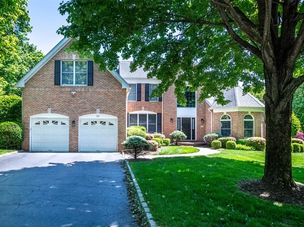 11 Pebble Beach Lane, White Plains, NY 10605