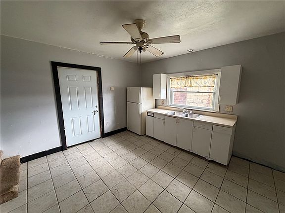 2nd image of 353-355 3rd St