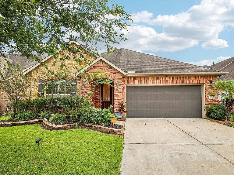 4850 Palomar Ln — Photo 1