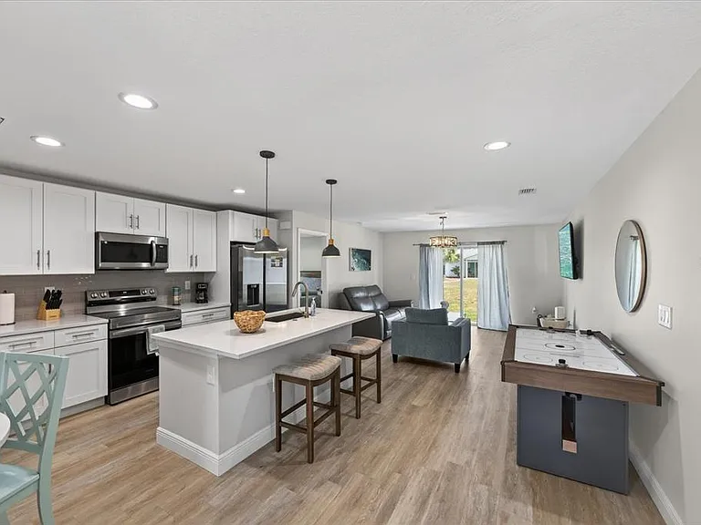 12114 Clarendon Ave — Photo 24