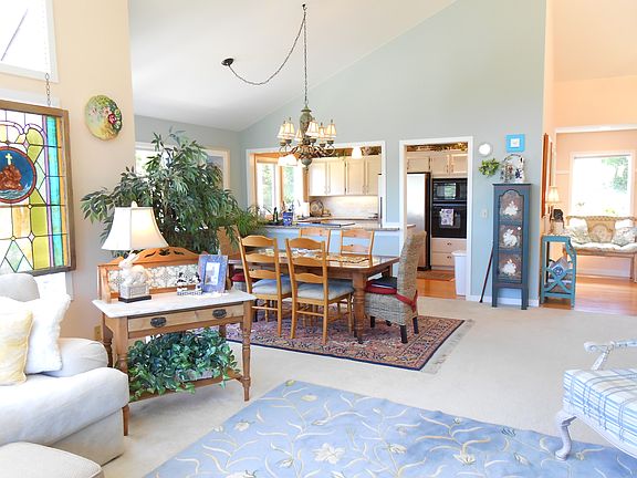 Spacious Living area