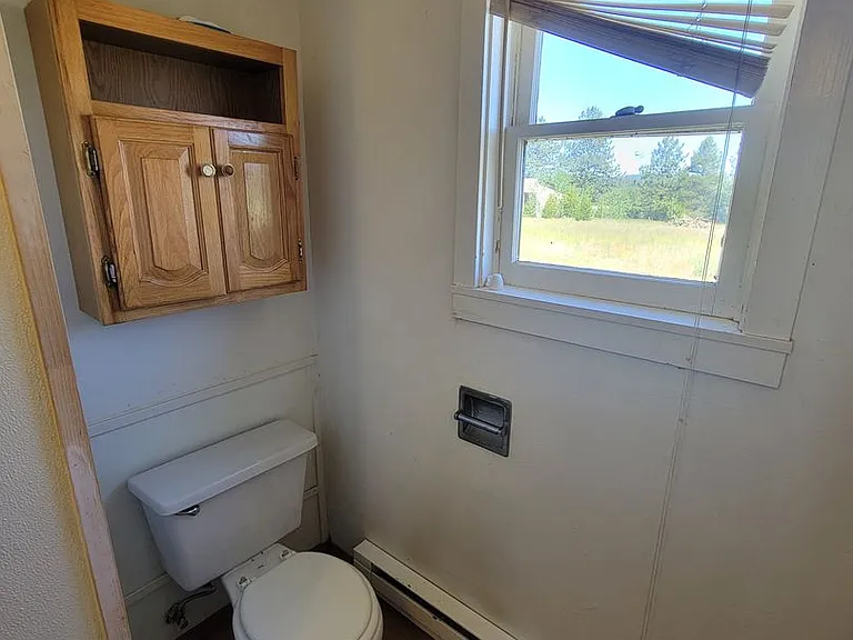 Lakeview Apartments — Photo 4