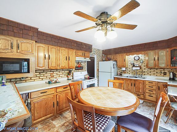 5th image of 15564 E Lawrence Dr