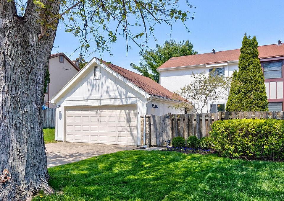 1st image of 876 Tamara Dr S
