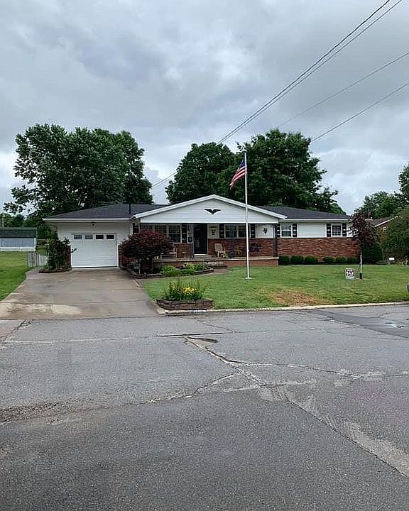 1st image of 1605 19th Ave