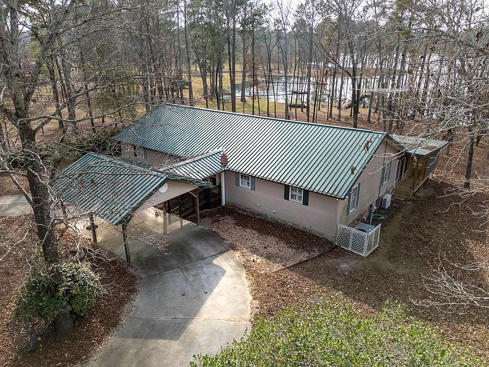 1st image of 32 Lakepoint Dr