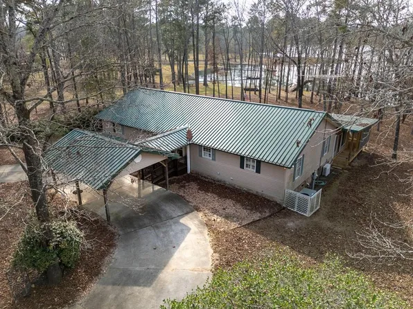 32 Lakepoint Dr, Fort Gaines, GA 39851