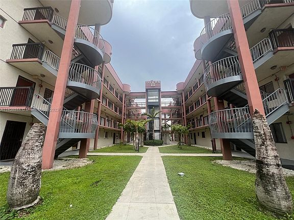 3rd image of 5420 W 21st Ct APT 412