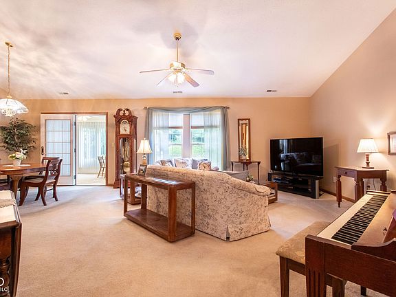 4th image of 104 Trowbridge Dr
