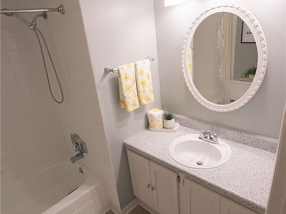 3rd image of 4170 Beech Tree Ct