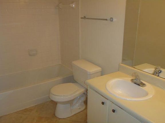 4th image of 2826 S University Dr APT 3201
