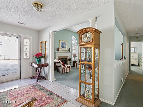 4th image of 180 Old Orchard Lane