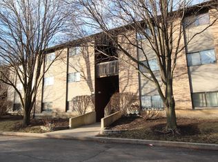 2360 South St APT A, Elgin, IL 60123