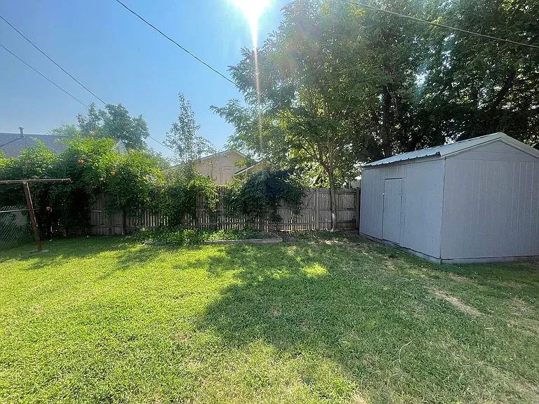 701 N University Blvd — Photo 13