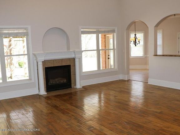 4th image of 8068 Camptown Ln