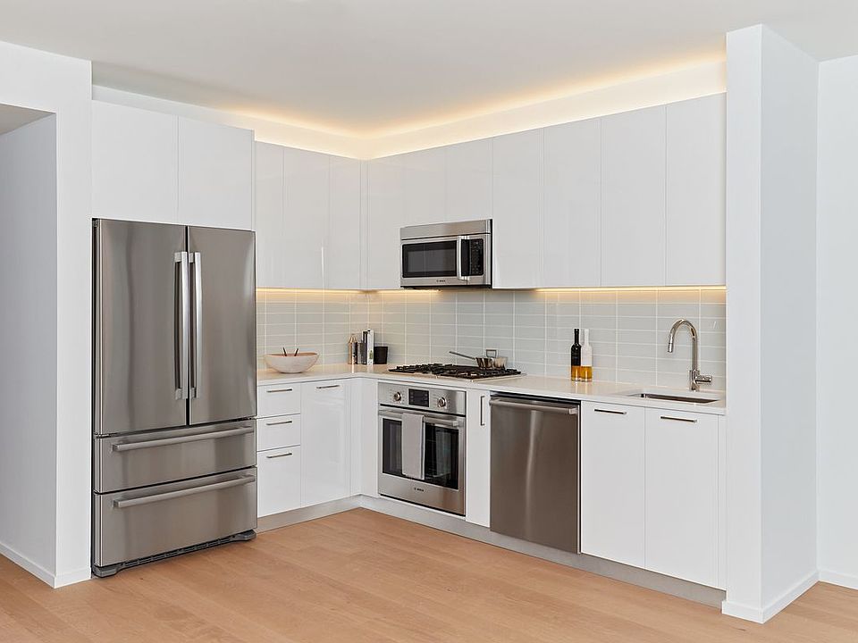 1st image of 685 1st Ave APT 10R