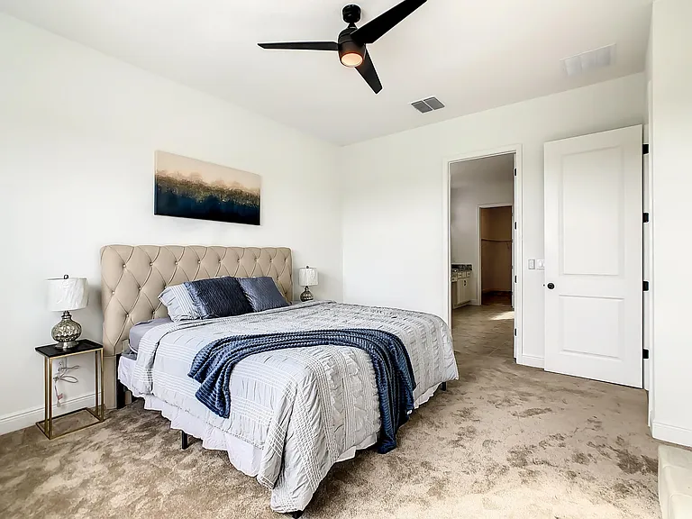15707 Vetta Dr — Photo 73