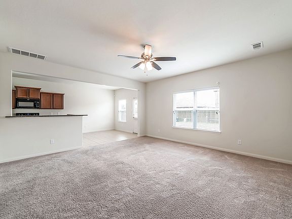 4th image of 415 Turquoise Trade Dr