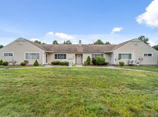 95 Collins St #E-6, Chicopee, MA 01022