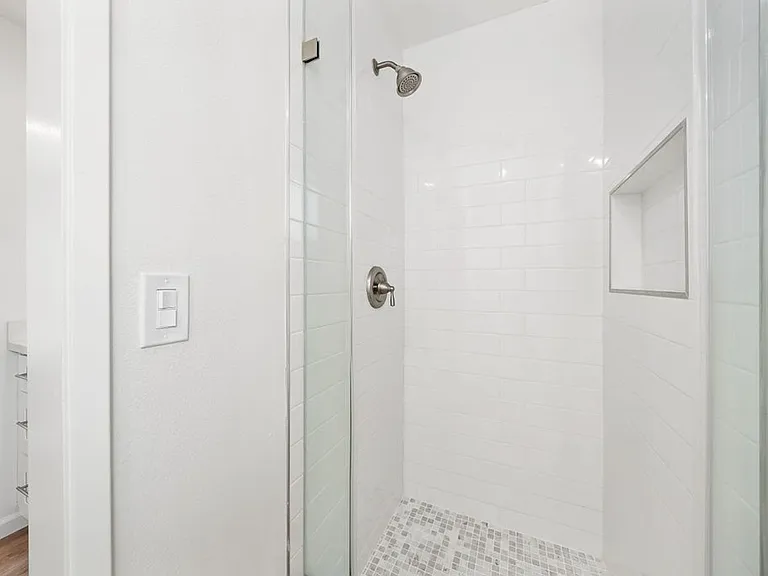 450 Manhattan Ave — Photo 26
