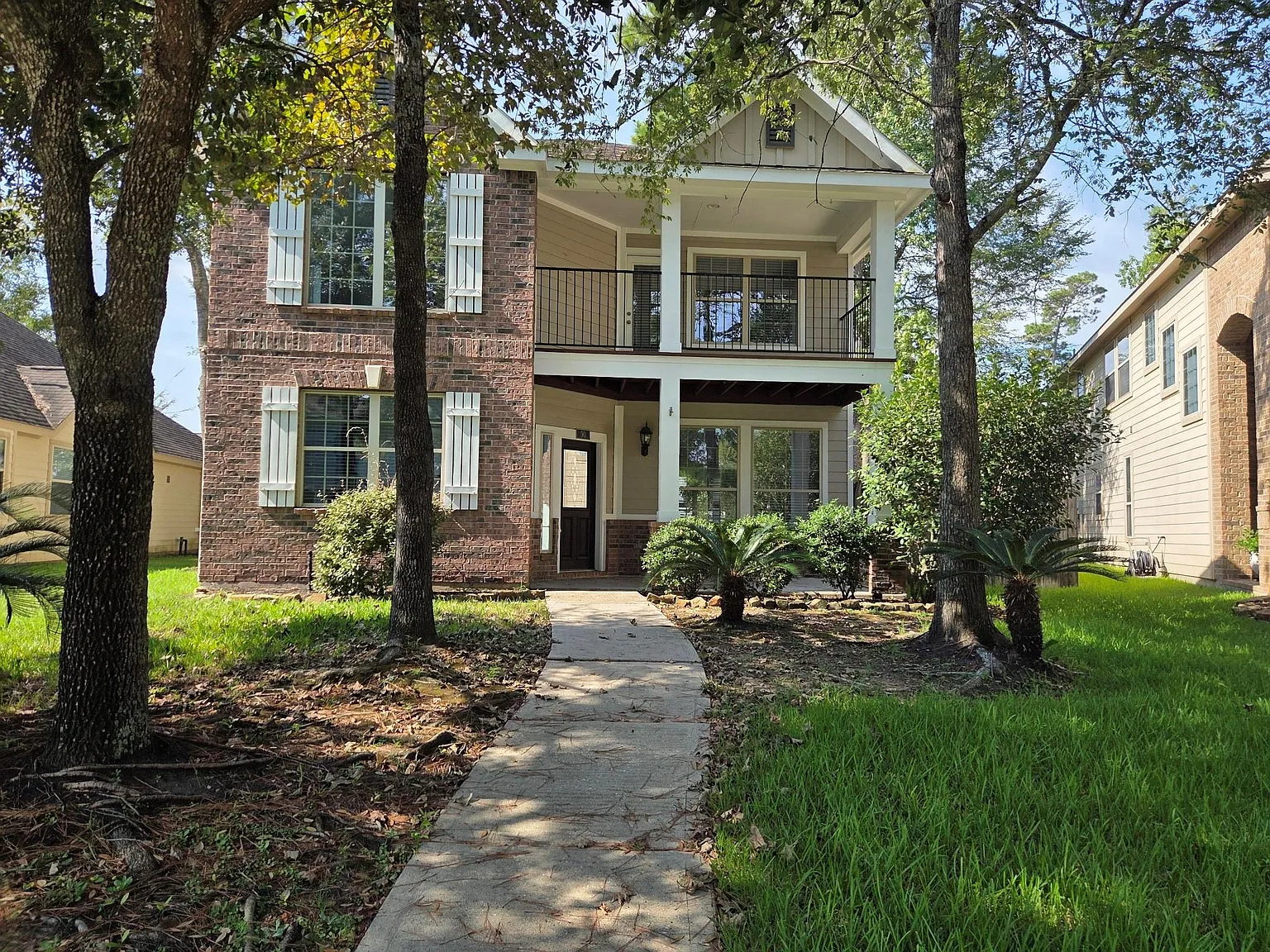 4 bed, 2.5 bath, 2490 sqft, $3,500 — Photo 2
