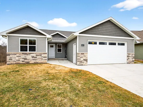 537 Golf Side Ct, Hortonville, WI 54944