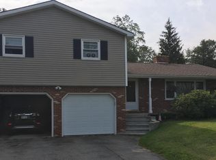 880 Midline Rd, Amsterdam, NY 12010