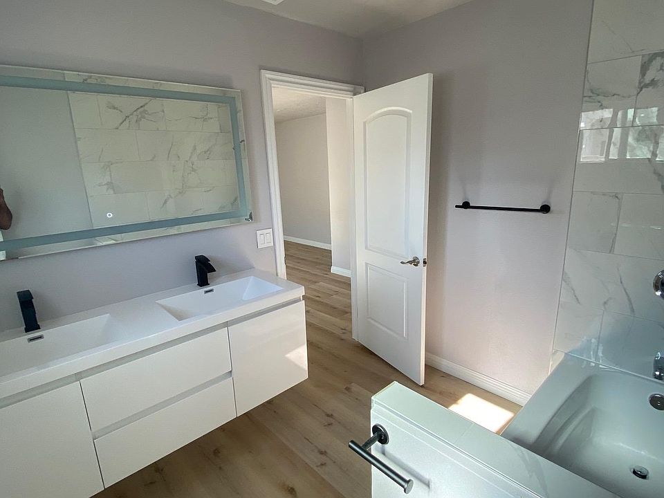 2nd image of 3-467 Hervey Ave #3