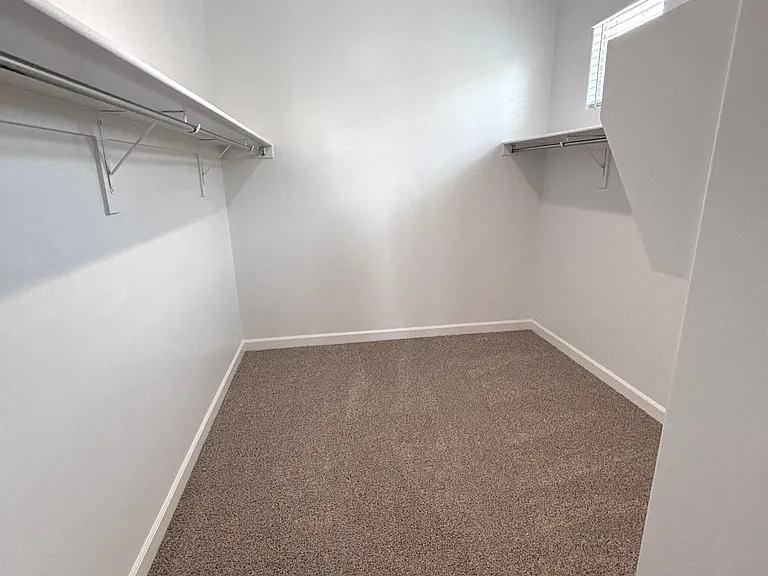 2055 W Sheridan Ave — Photo 8