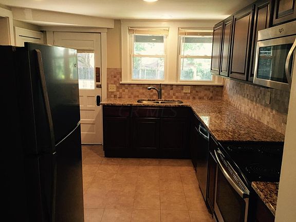 4th image of 967 Burr Ave