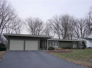 217 Oakridge Ter, Liverpool, NY 13088