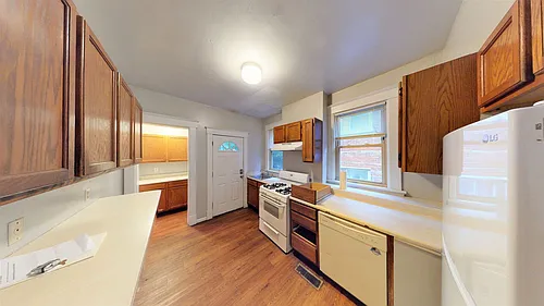 2424 W Clifton Ave Photo 1
