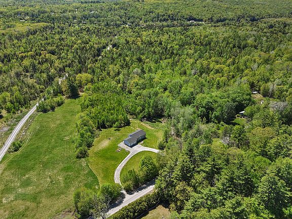 3rd image of 32 Pond Road