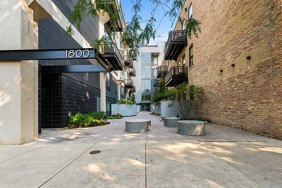 1st image of 1800 W Grace St #103