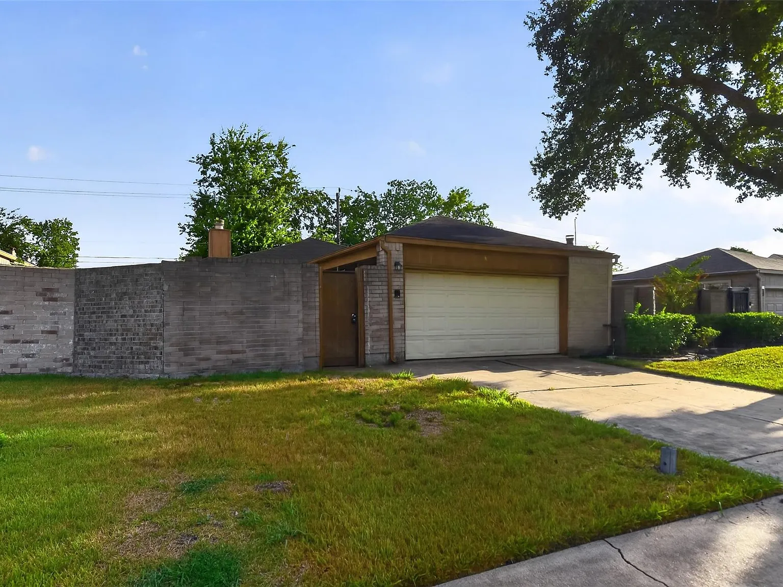 3 bed, 2.0 bath, 1388 sqft, $1,650 — Photo 2