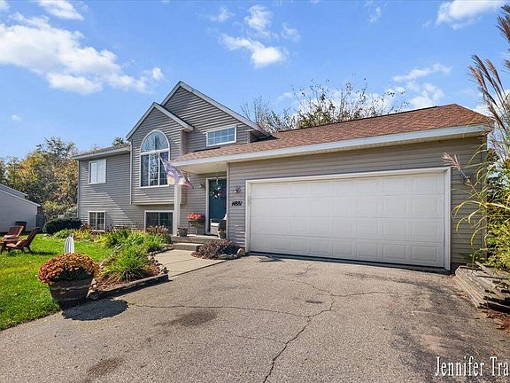 3rd image of 14881 Treevalley Dr
