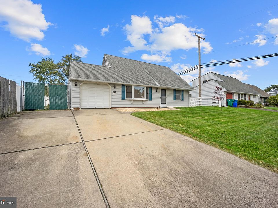 347 Indian Creek Dr, Levittown, PA 19057 Zillow