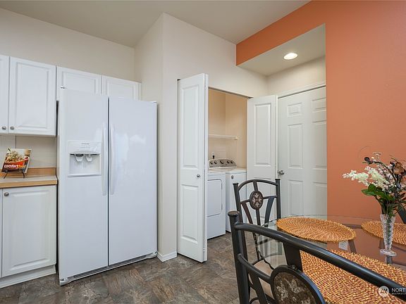 5th image of 6106 Nathan Way SE #B